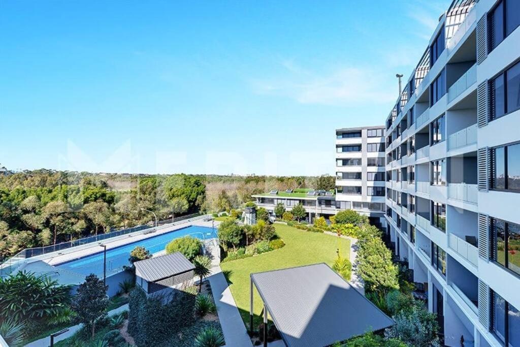 Apartment Four Bedroom With Facilities In Olympic Park Sydney