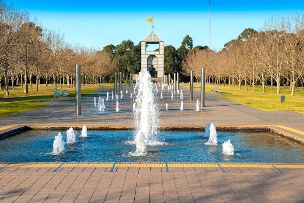 Four Bedroom With Facilities In Olympic Park Sydney