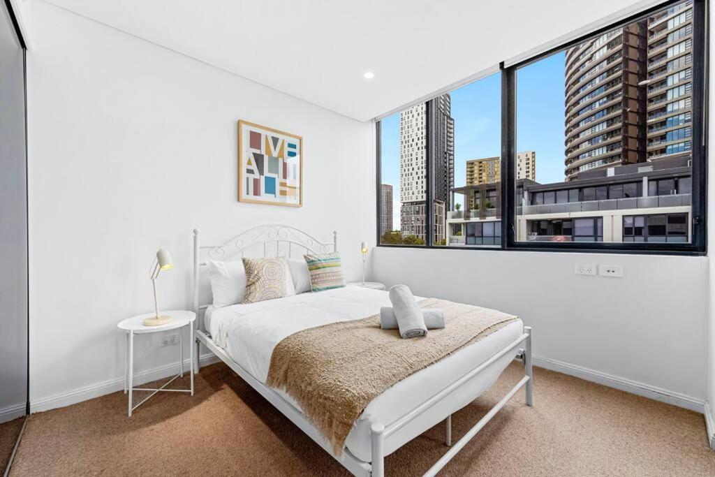 Four Bedroom With Facilities In Olympic Park * Sydney